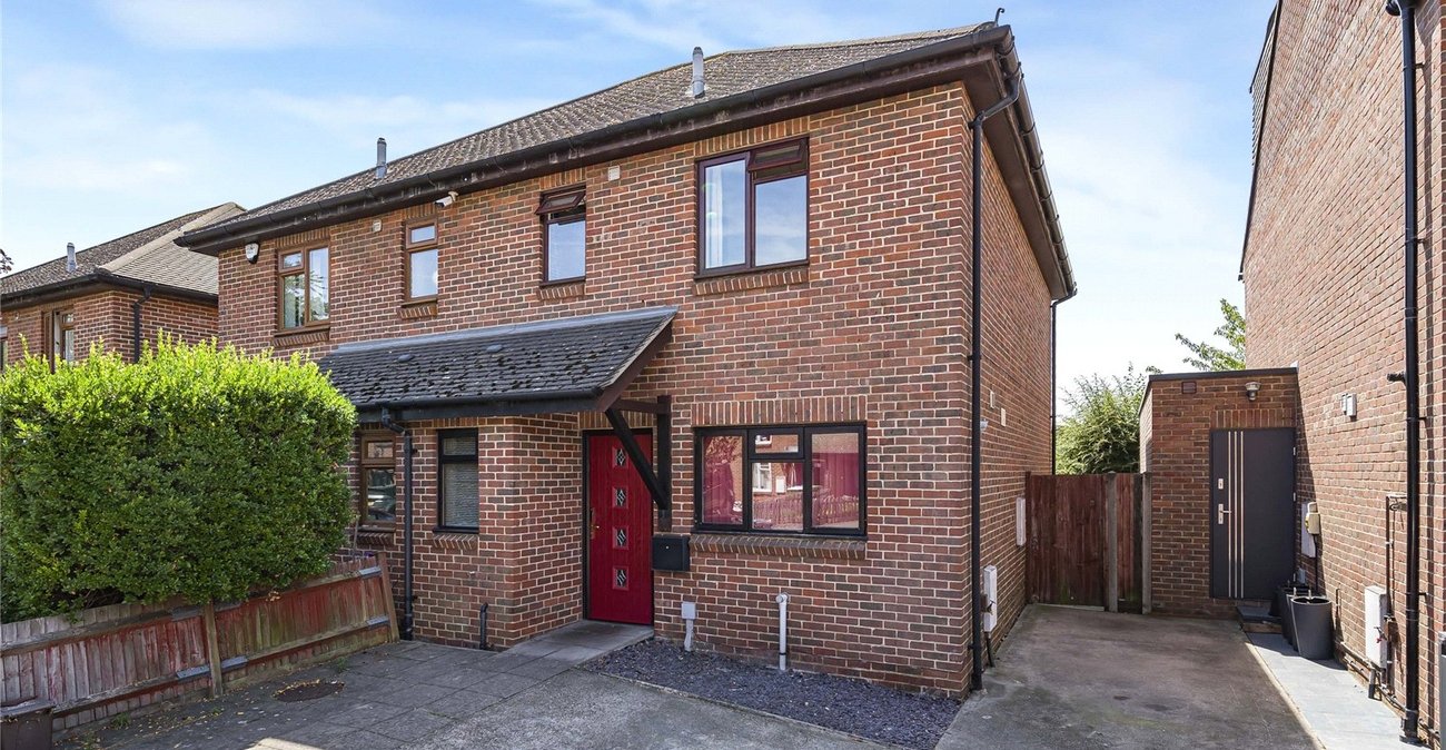 3 bedroom house for sale in Welling | Robinson Jackson