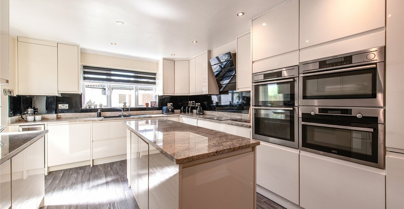 4 bedroom house for sale in Gravesend | Robinson Michael & Jackson