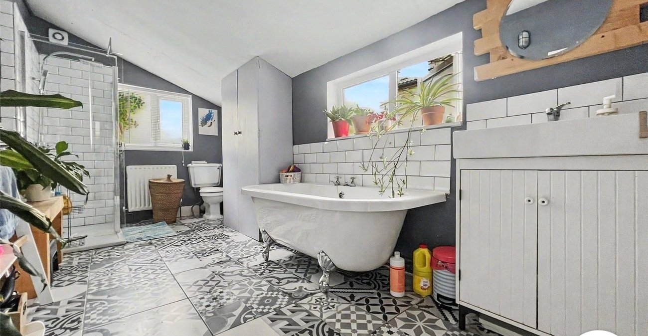 2 bedroom house for sale in Chatham | Robinson Michael & Jackson