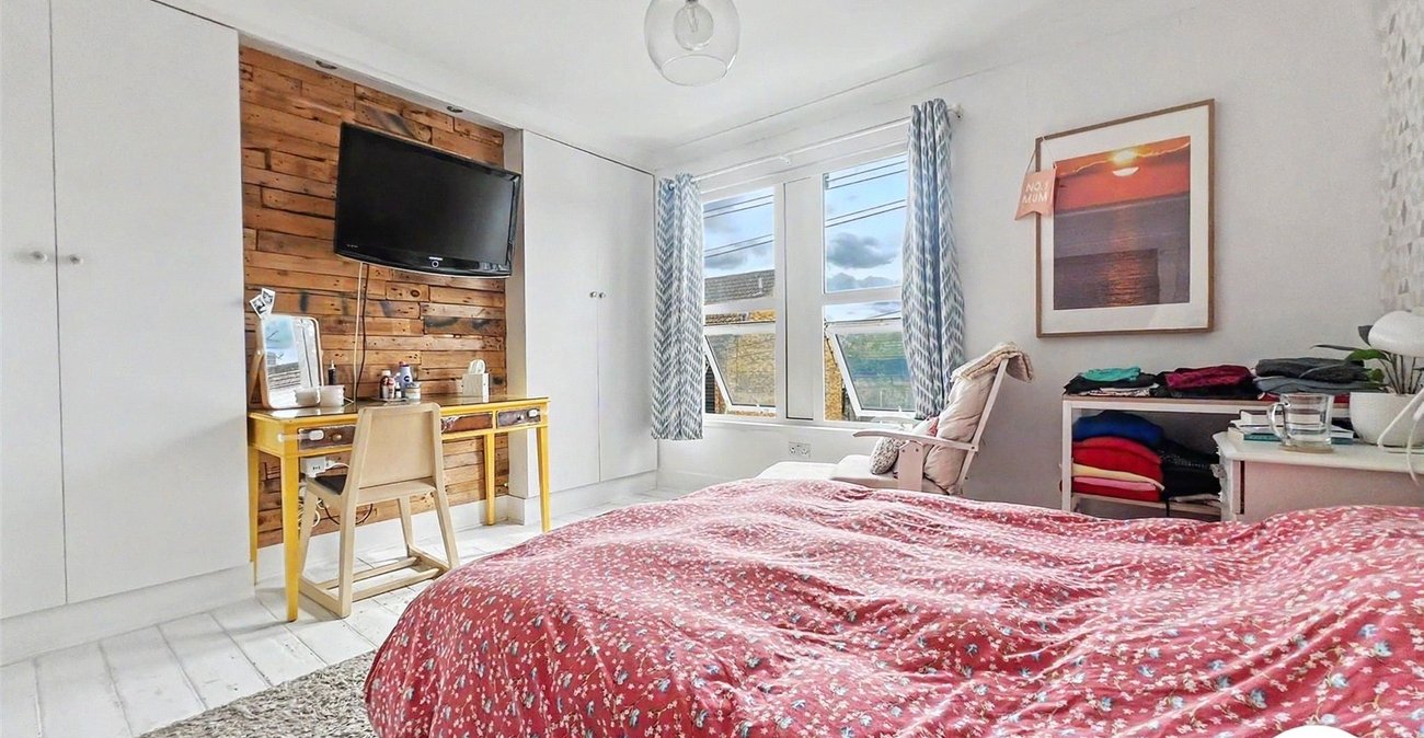 2 bedroom house for sale in Chatham | Robinson Michael & Jackson