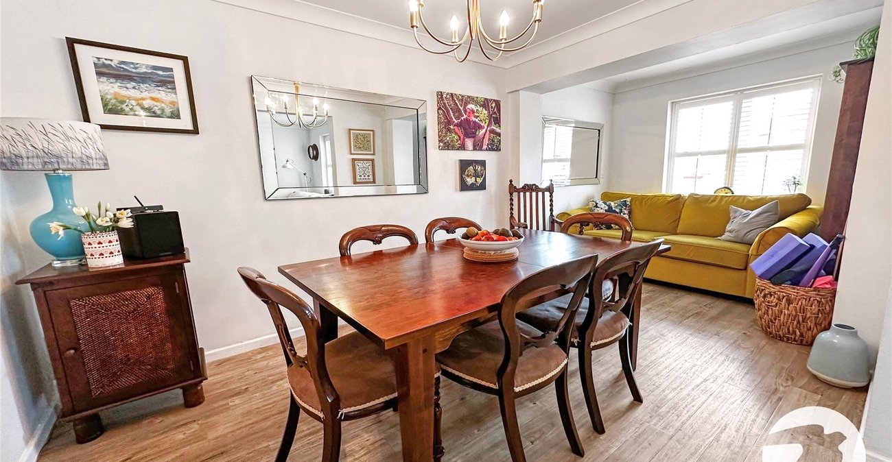 3 bedroom house for sale in Cliffe Woods | Robinson Michael & Jackson