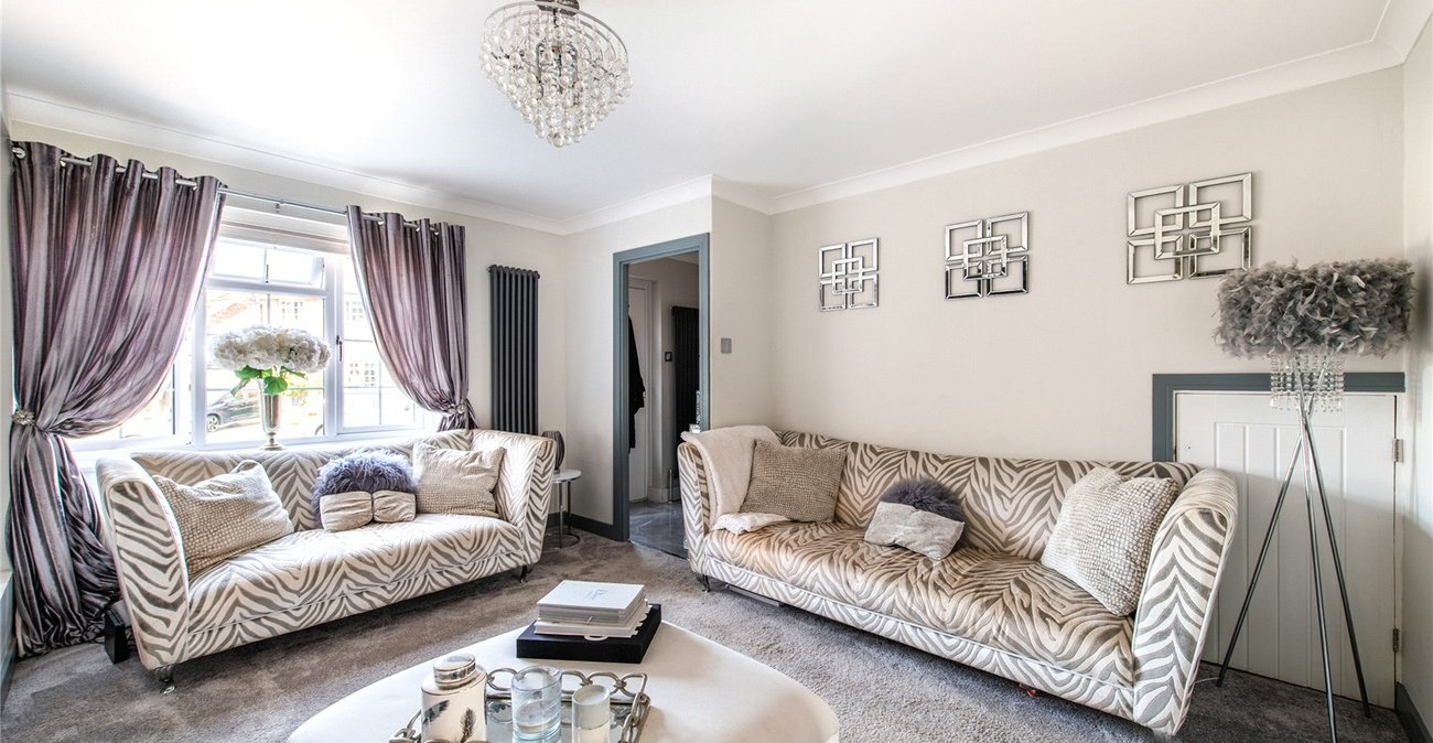 3 bedroom house for sale in Cliffe Woods | Robinson Michael & Jackson