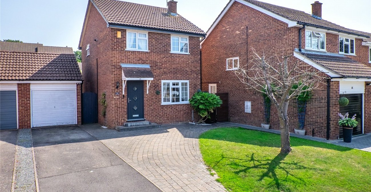 3 bedroom house for sale in Cliffe Woods | Robinson Michael & Jackson