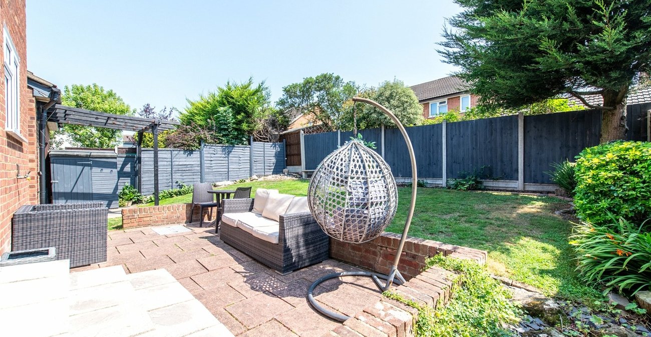 3 bedroom house for sale in Cliffe Woods | Robinson Michael & Jackson