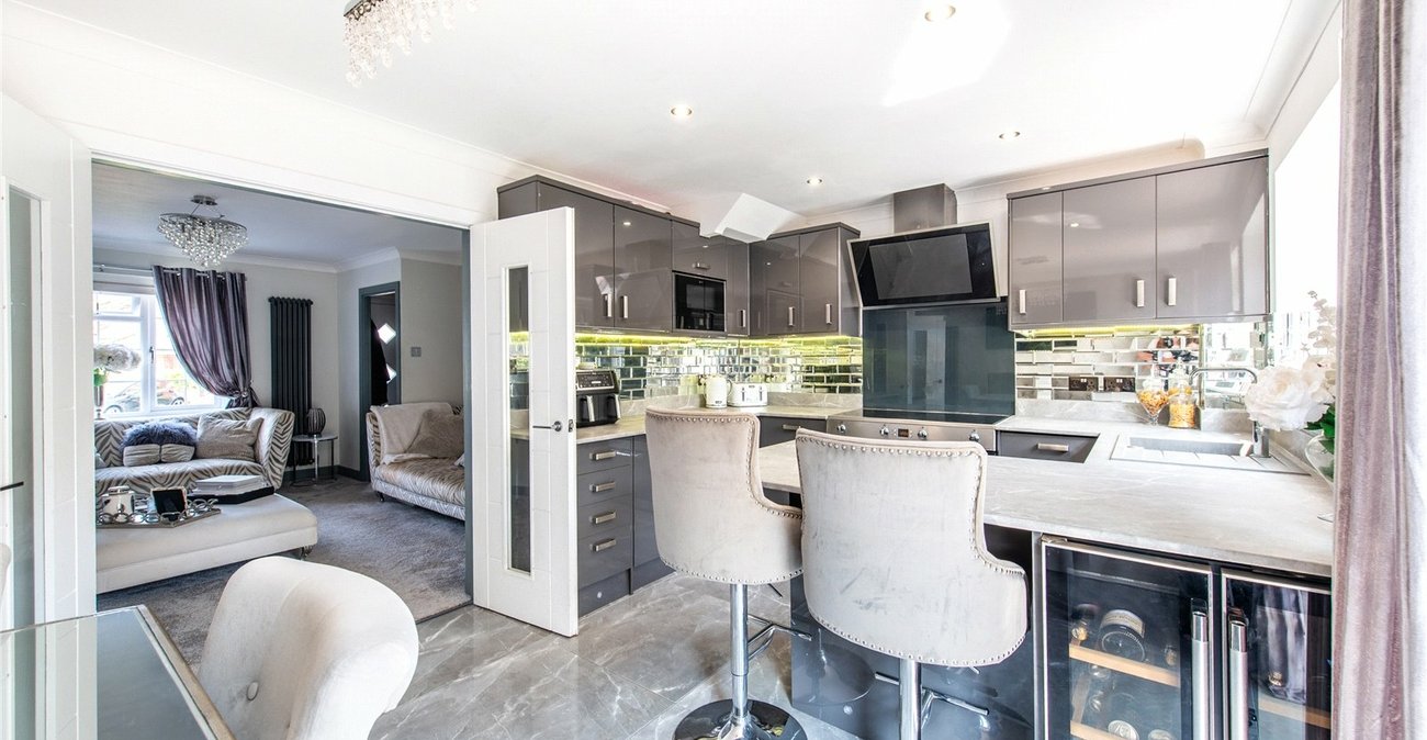 3 bedroom house for sale in Cliffe Woods | Robinson Michael & Jackson