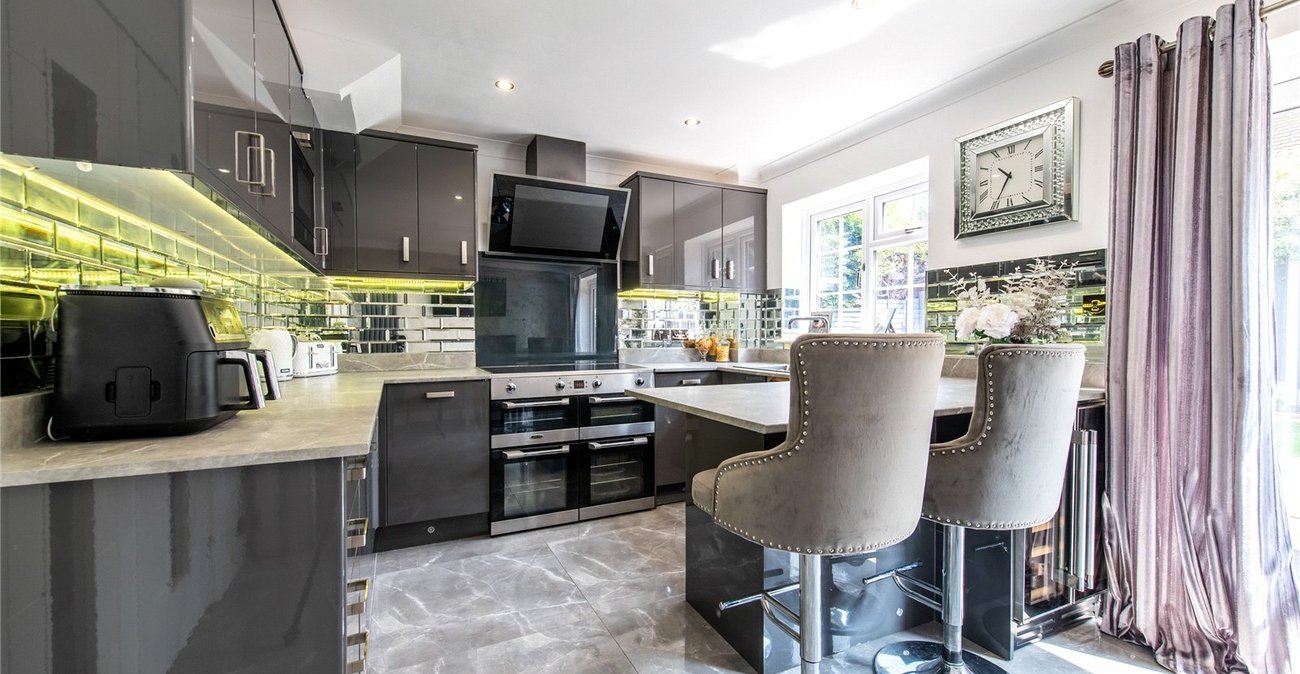 3 bedroom house for sale in Cliffe Woods | Robinson Michael & Jackson