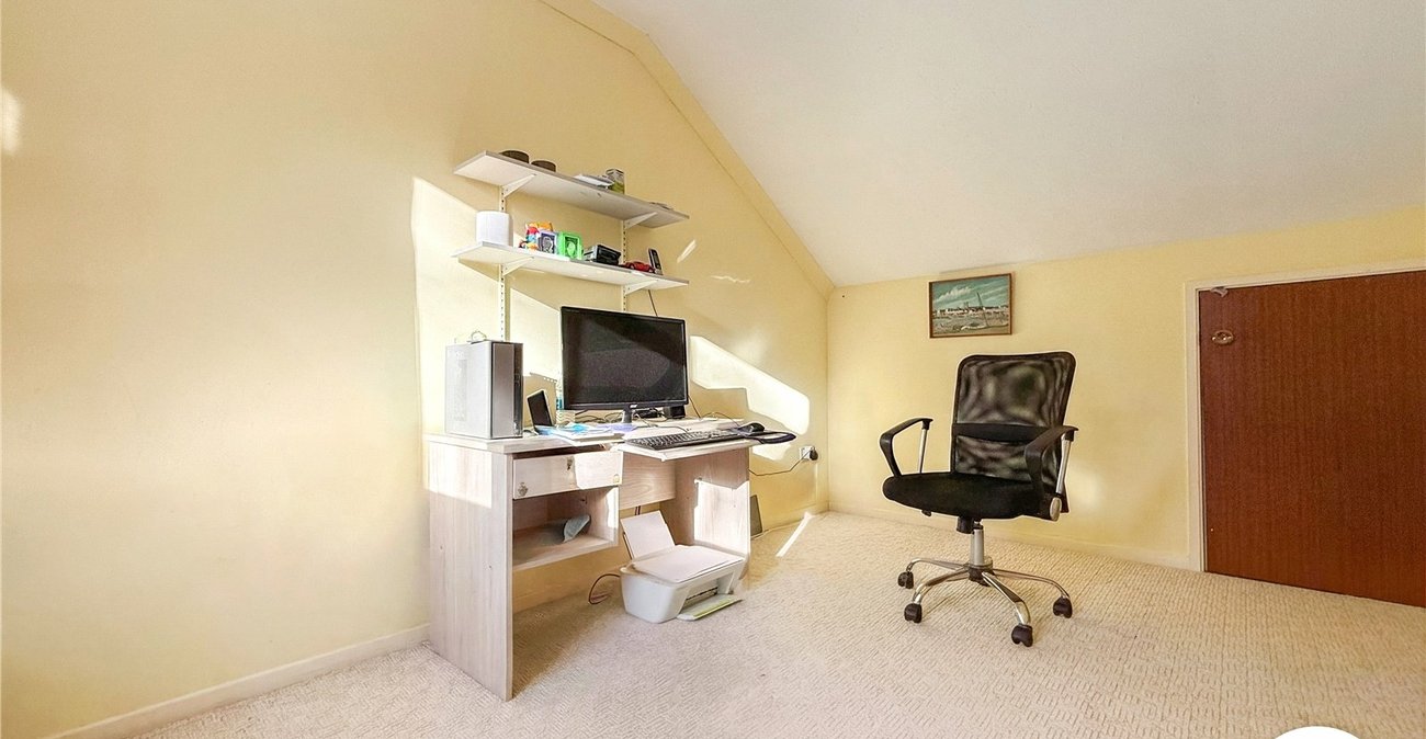 4 bedroom house for sale in Cliffe Woods | Robinson Michael & Jackson