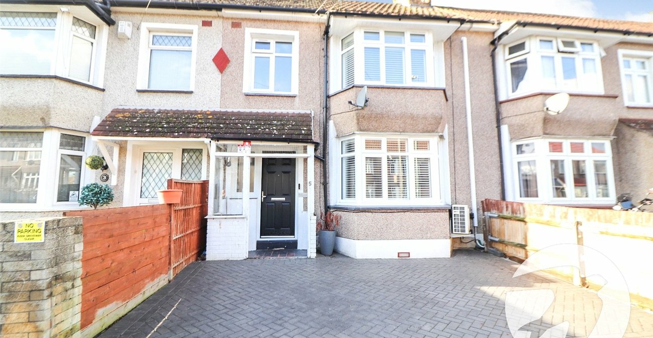 3 bedroom house for sale in Erith | Robinson Jackson