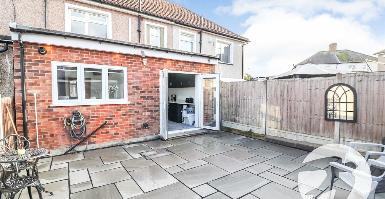 3 bedroom house for sale in Erith | Robinson Jackson