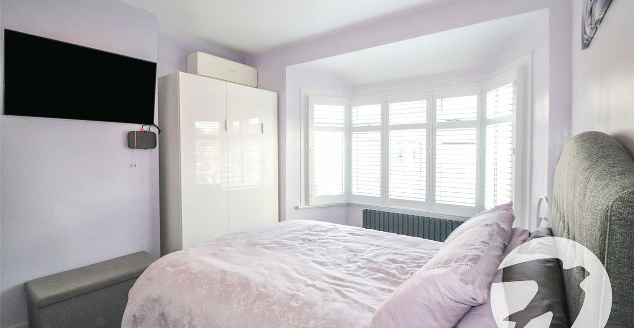 3 bedroom house for sale in Erith | Robinson Jackson