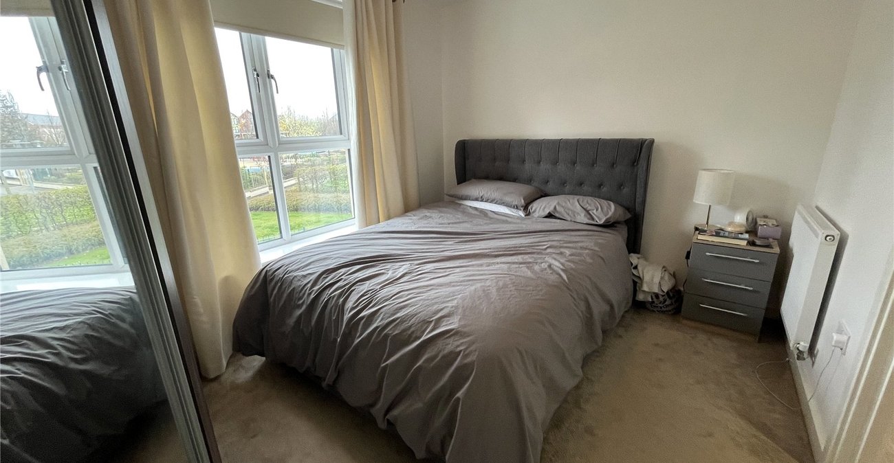 2 bedroom property for sale in Northfleet | Robinson Michael & Jackson