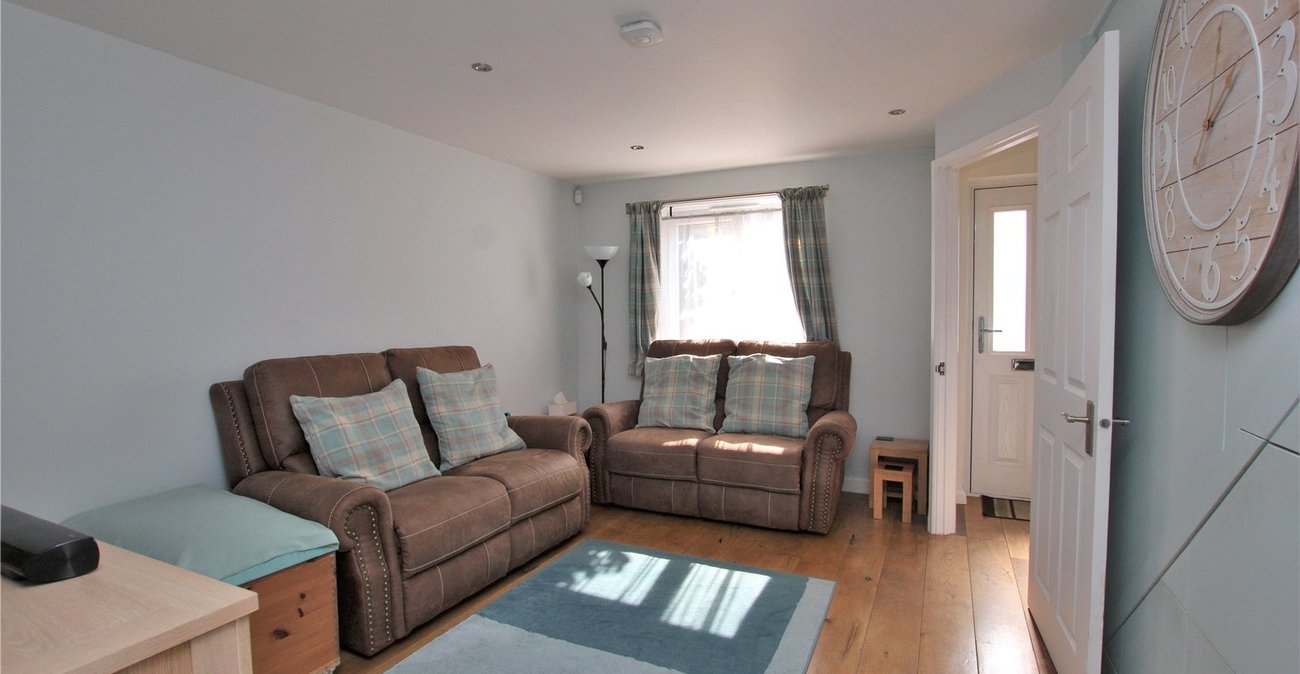 2 bedroom house for sale in London | Robinson Jackson