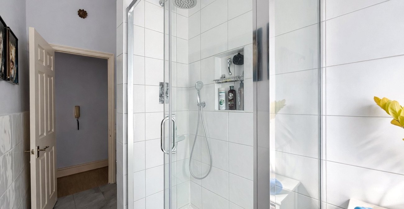 1 bedroom property for sale in Hither Green | Robinson Jackson