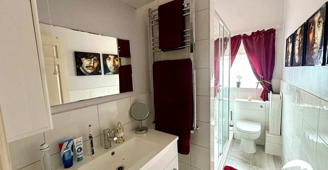 1 bedroom property for sale in Hither Green | Robinson Jackson