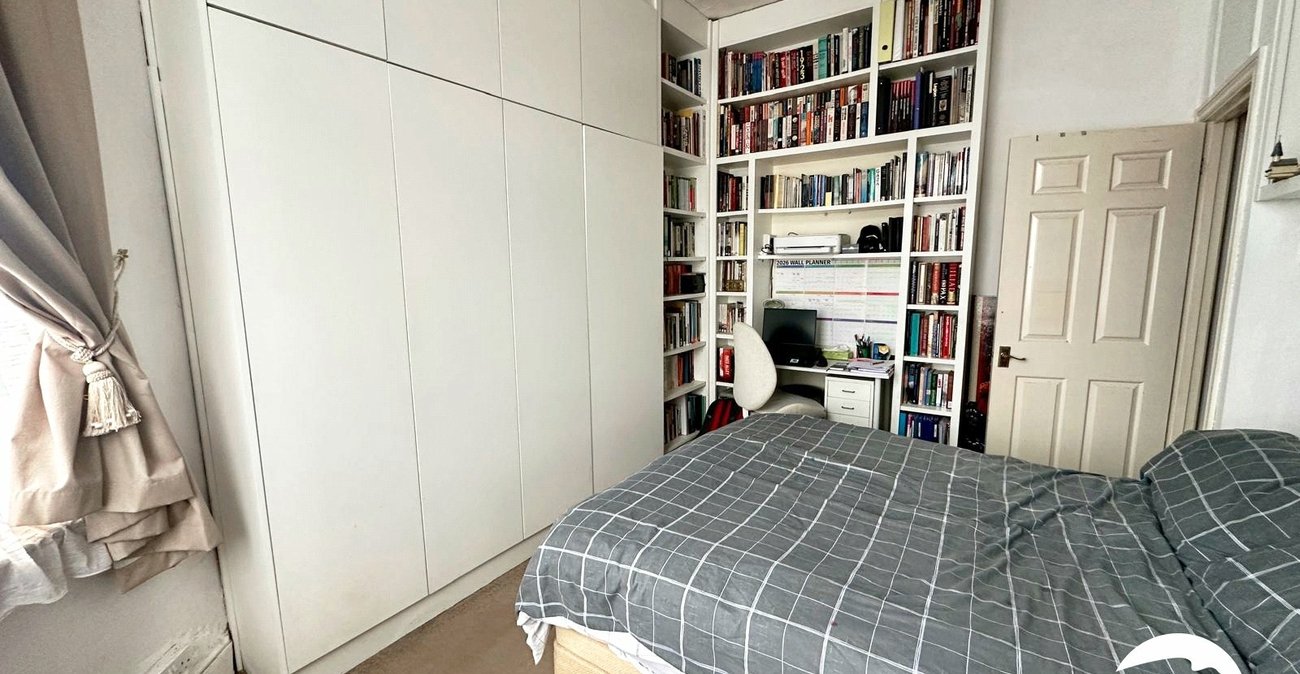 1 bedroom property for sale in Hither Green | Robinson Jackson