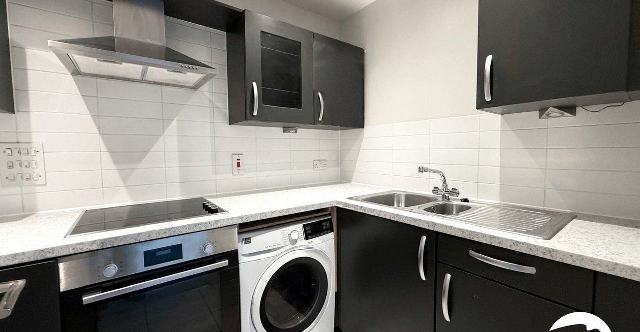 2 bedroom property for sale in London | Robinson Jackson