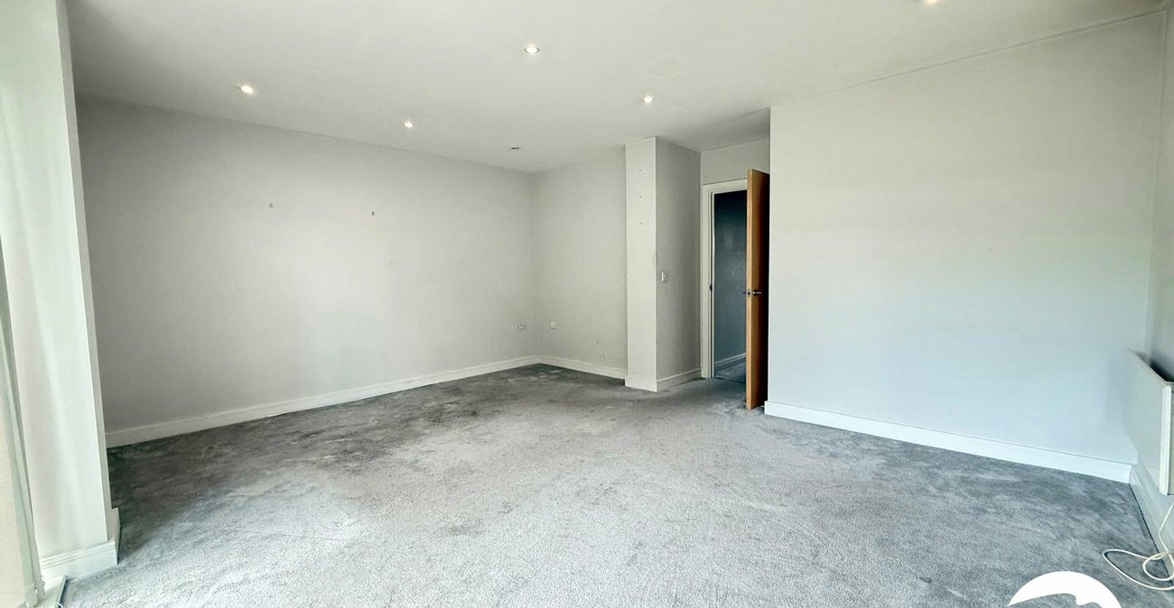 2 bedroom property for sale in London | Robinson Jackson