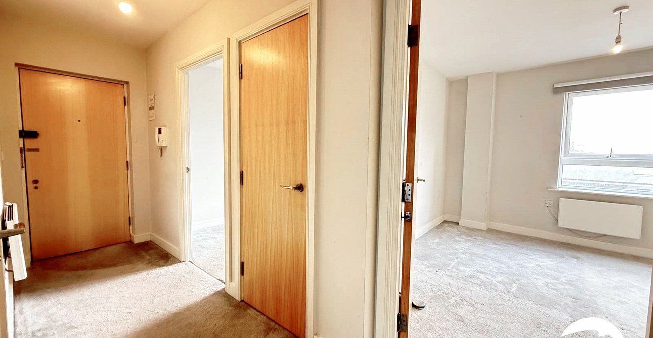 2 bedroom property for sale in London | Robinson Jackson