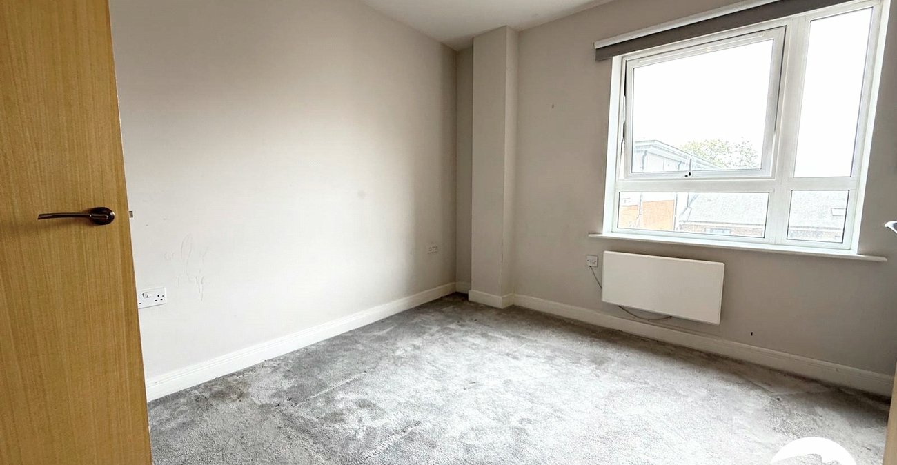 2 bedroom property for sale in London | Robinson Jackson