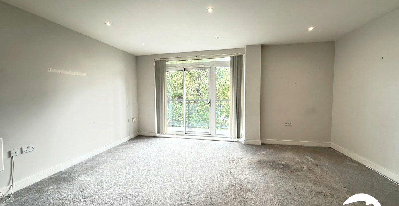 2 bedroom property for sale in London | Robinson Jackson