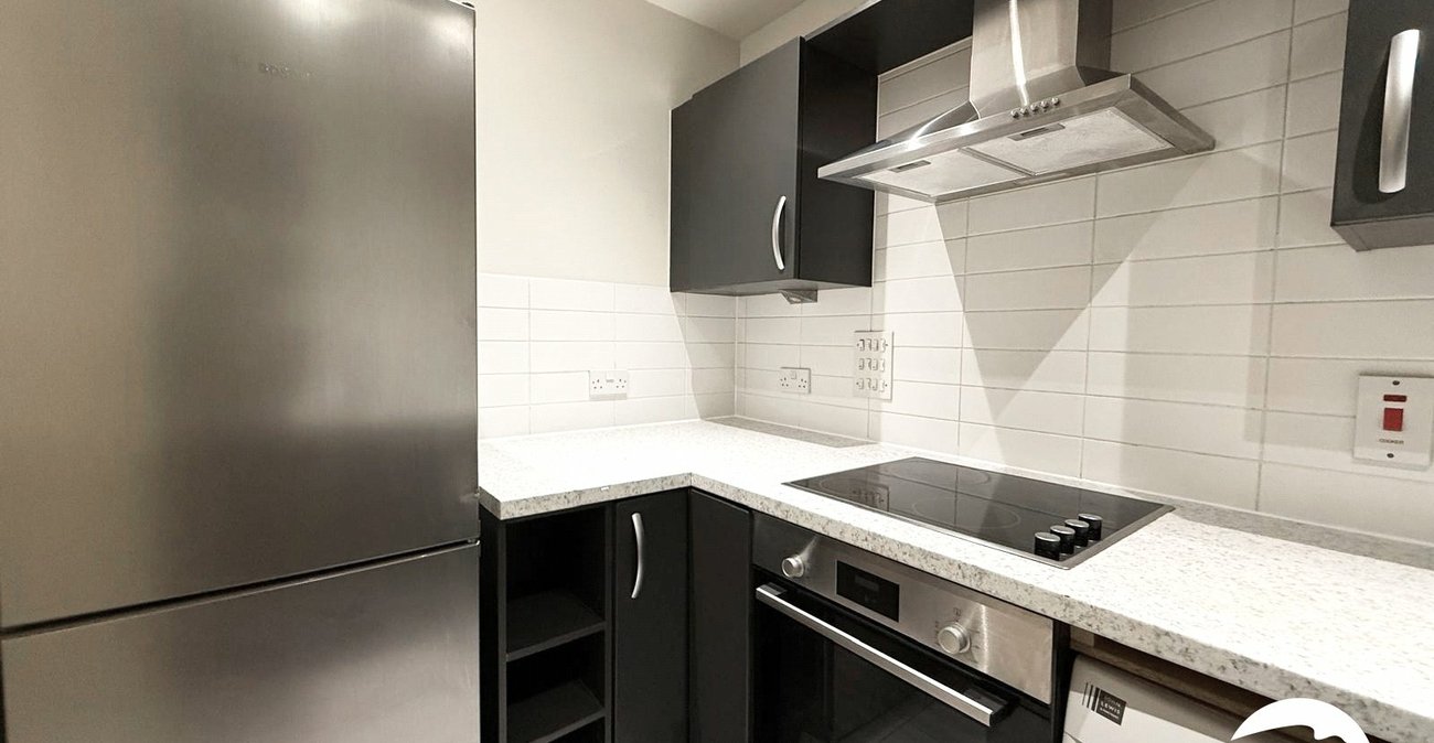 2 bedroom property for sale in London | Robinson Jackson