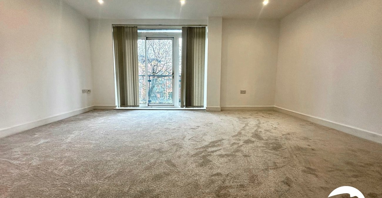 2 bedroom property for sale in London | Robinson Jackson