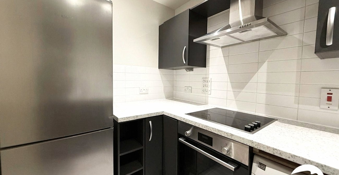 2 bedroom property for sale in London | Robinson Jackson