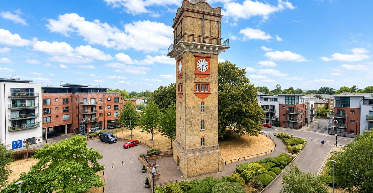 2 bedroom property for sale in London | Robinson Jackson
