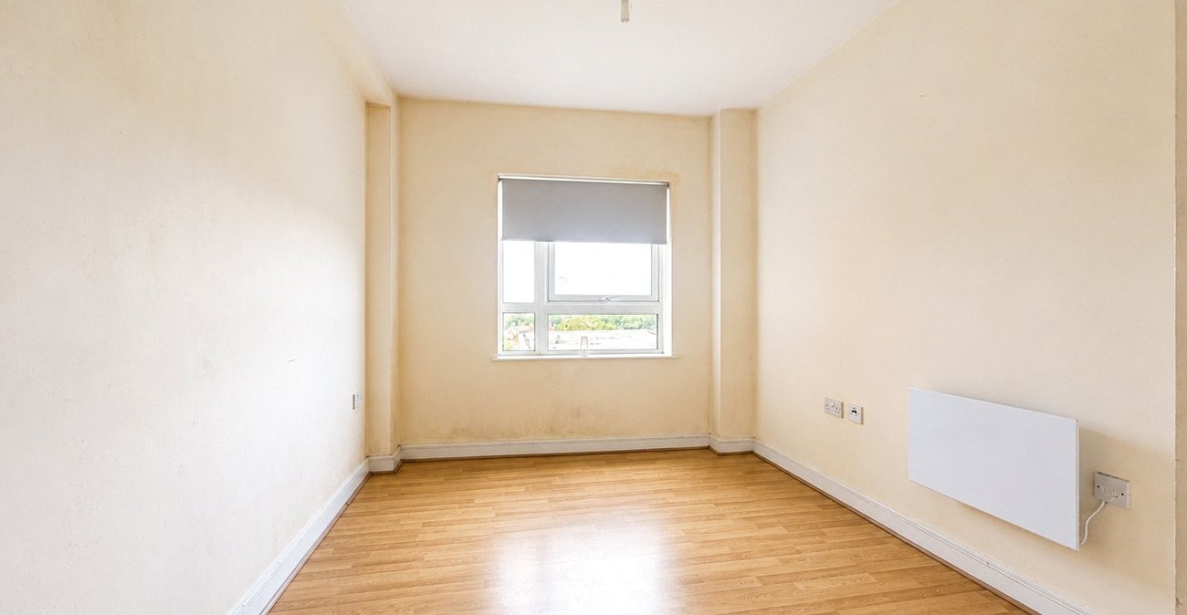 2 bedroom property for sale in London | Robinson Jackson