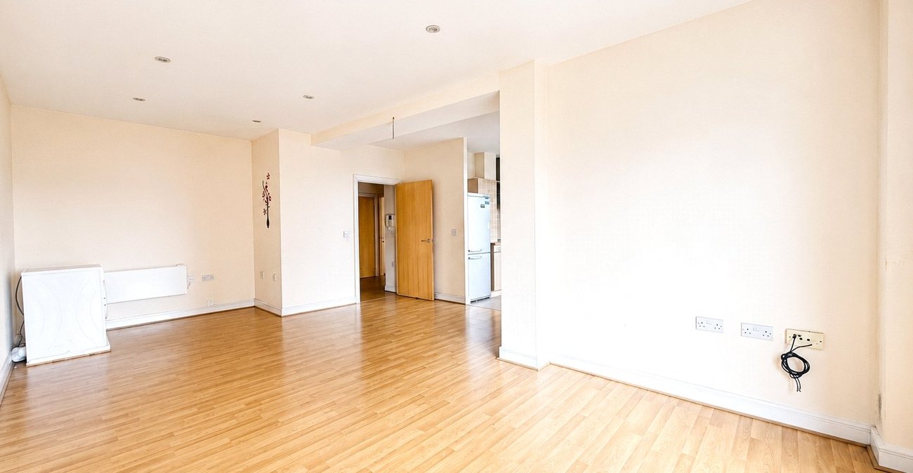 2 bedroom property for sale in London | Robinson Jackson