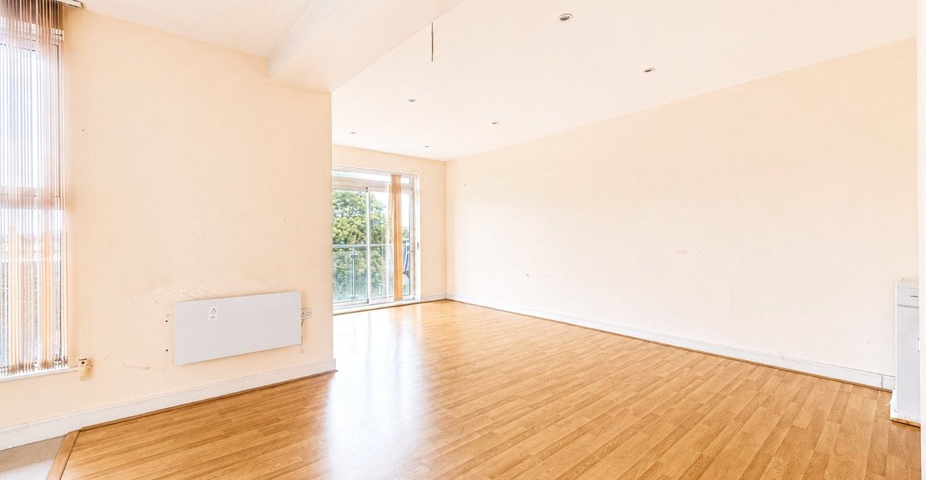 2 bedroom property for sale in London | Robinson Jackson