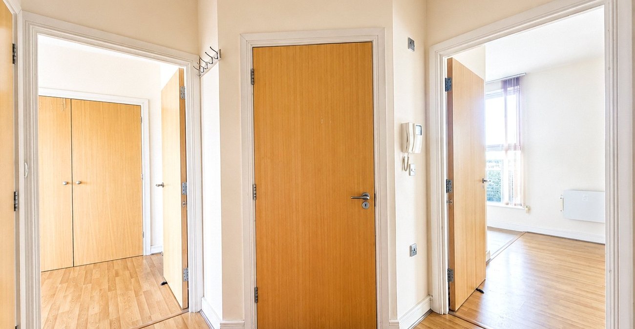 2 bedroom property for sale in London | Robinson Jackson