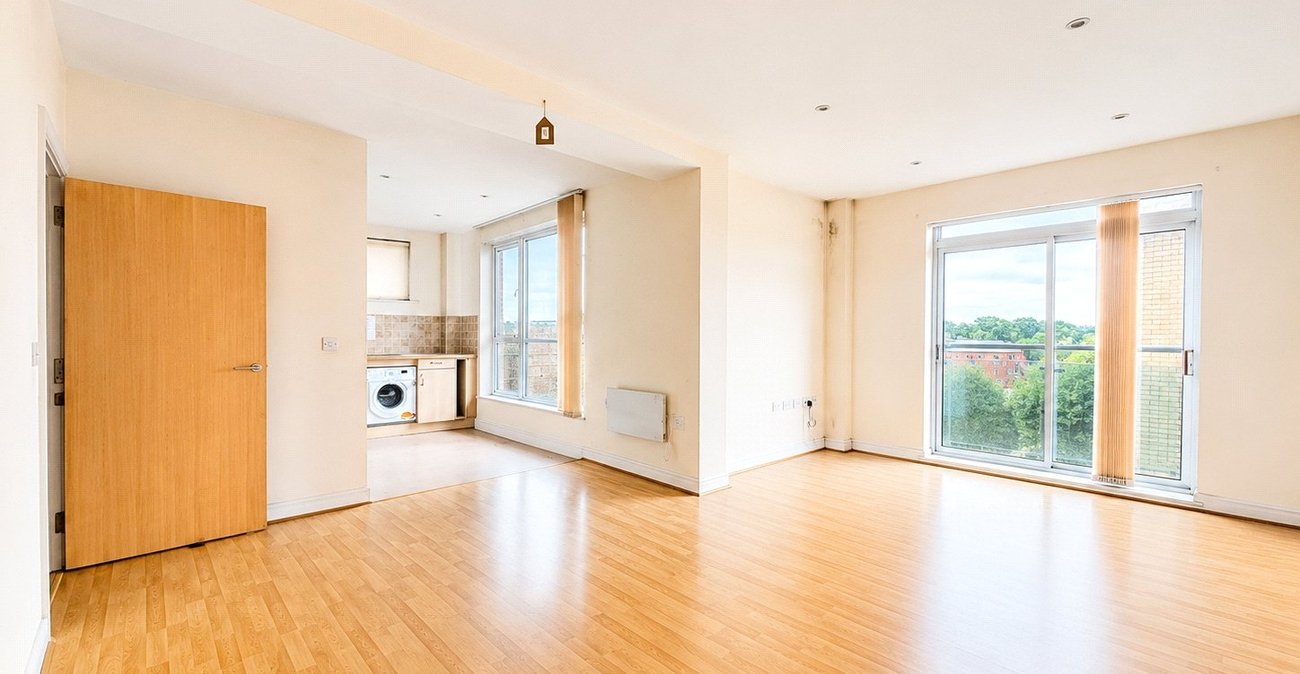 2 bedroom property for sale in London | Robinson Jackson