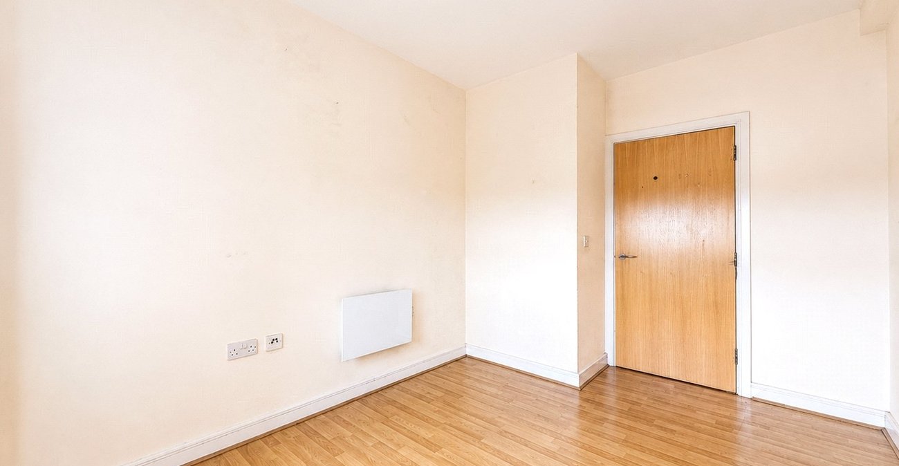 2 bedroom property for sale in London | Robinson Jackson