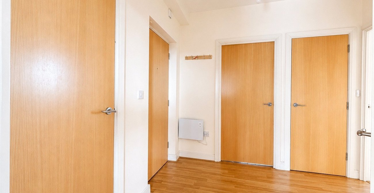 2 bedroom property for sale in London | Robinson Jackson