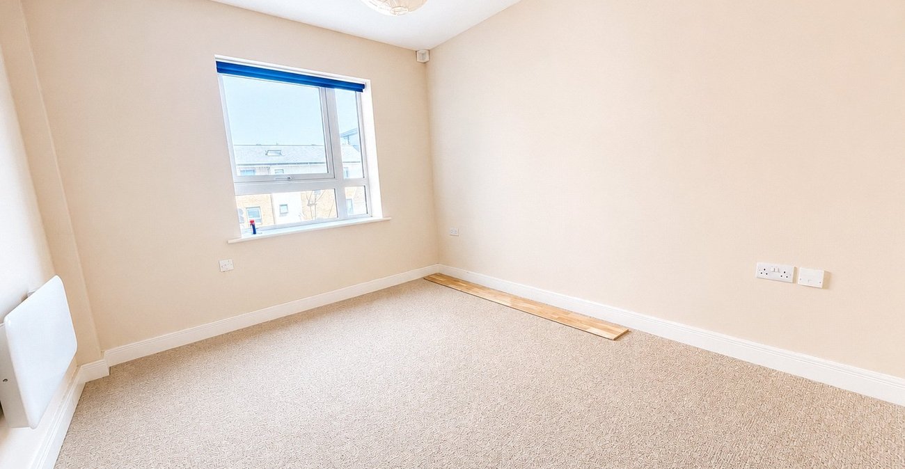 2 bedroom property for sale in London | Robinson Jackson