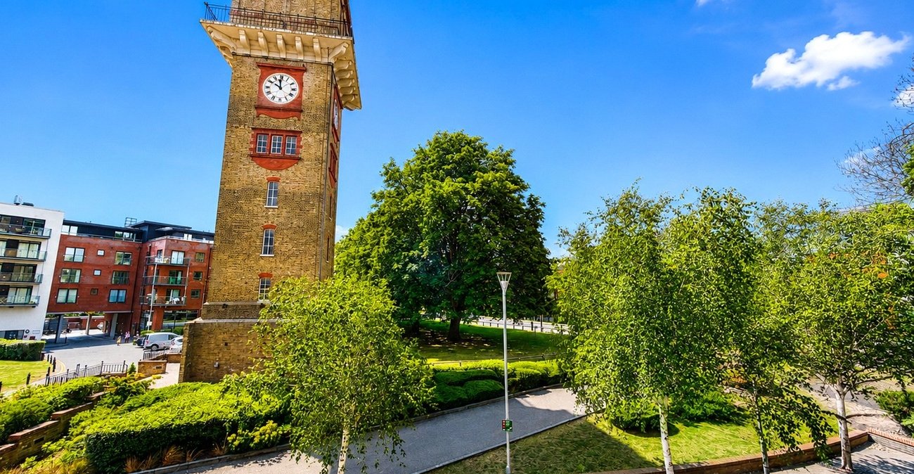 2 bedroom property for sale in London | Robinson Jackson