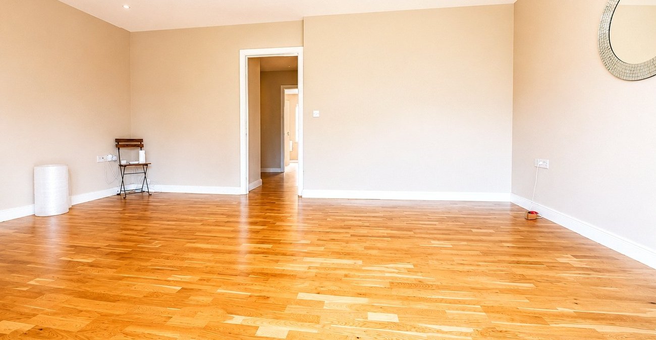2 bedroom property for sale in London | Robinson Jackson