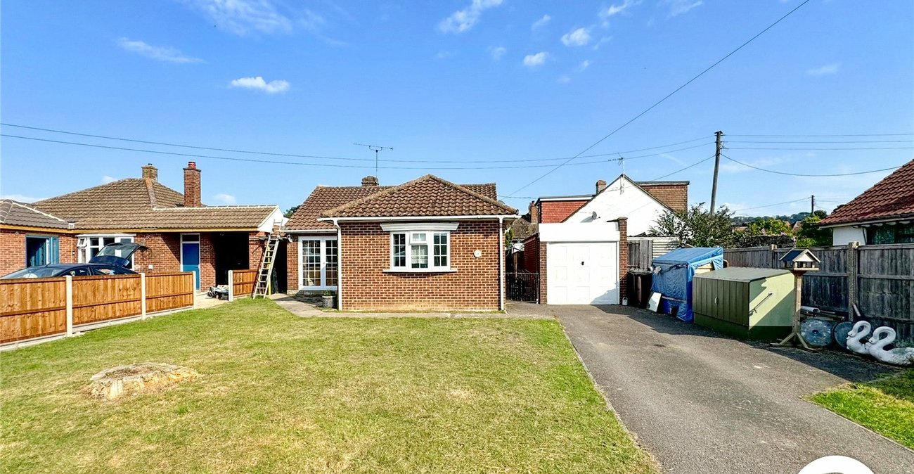 3 bedroom bungalow for sale in Detling | Robinson Michael & Jackson