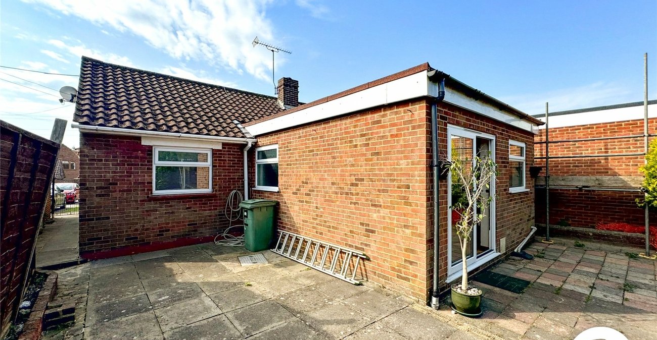 3 bedroom bungalow for sale in Detling | Robinson Michael & Jackson