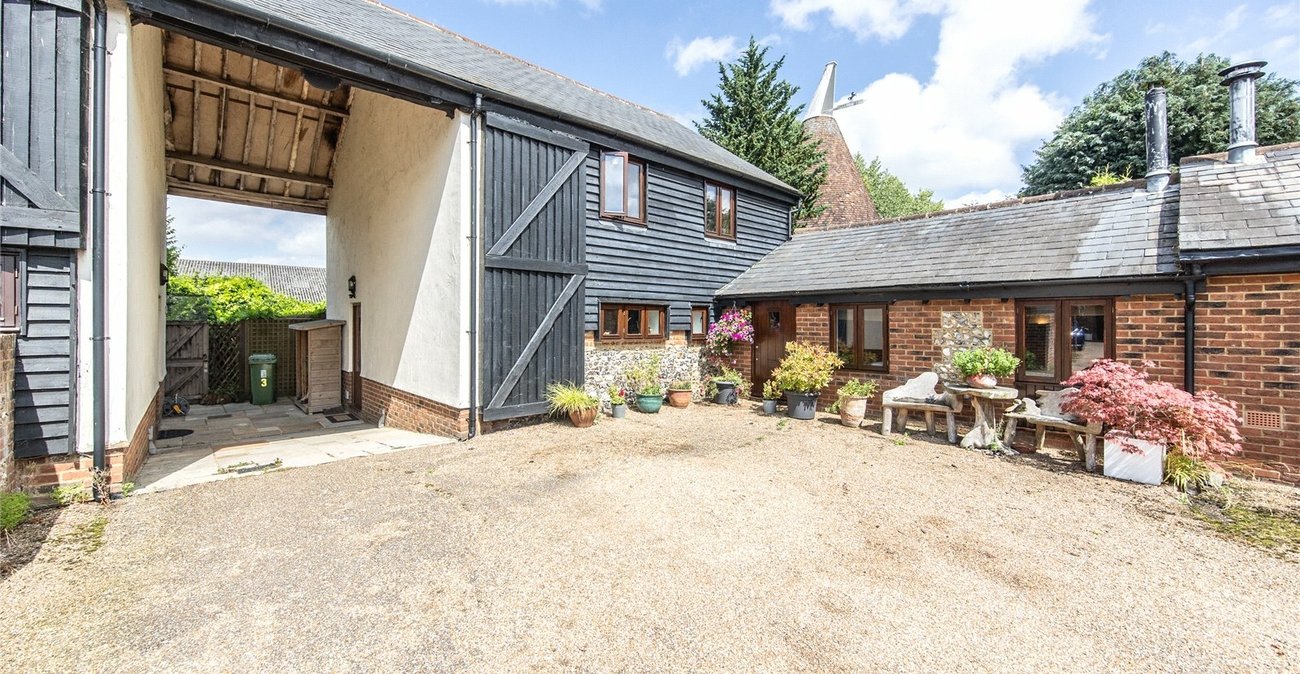 3 bedroom property for sale in Sevenoaks | Robinson Michael & Jackson