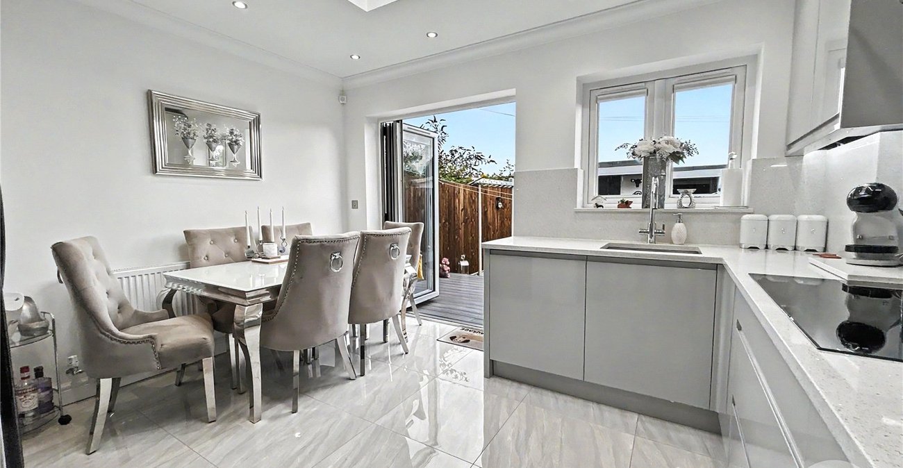 2 bedroom house for sale in Sidcup | Robinson Jackson
