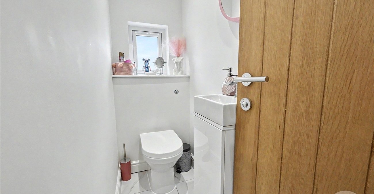 2 bedroom house for sale in Sidcup | Robinson Jackson
