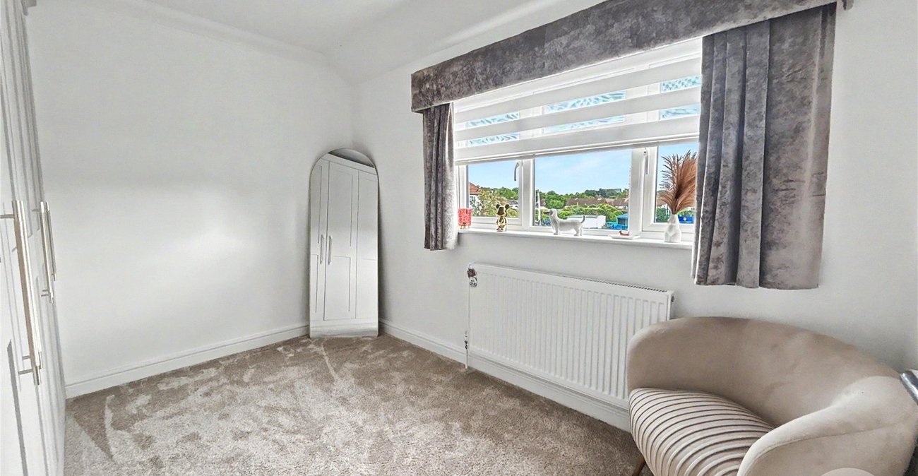 2 bedroom house for sale in Sidcup | Robinson Jackson