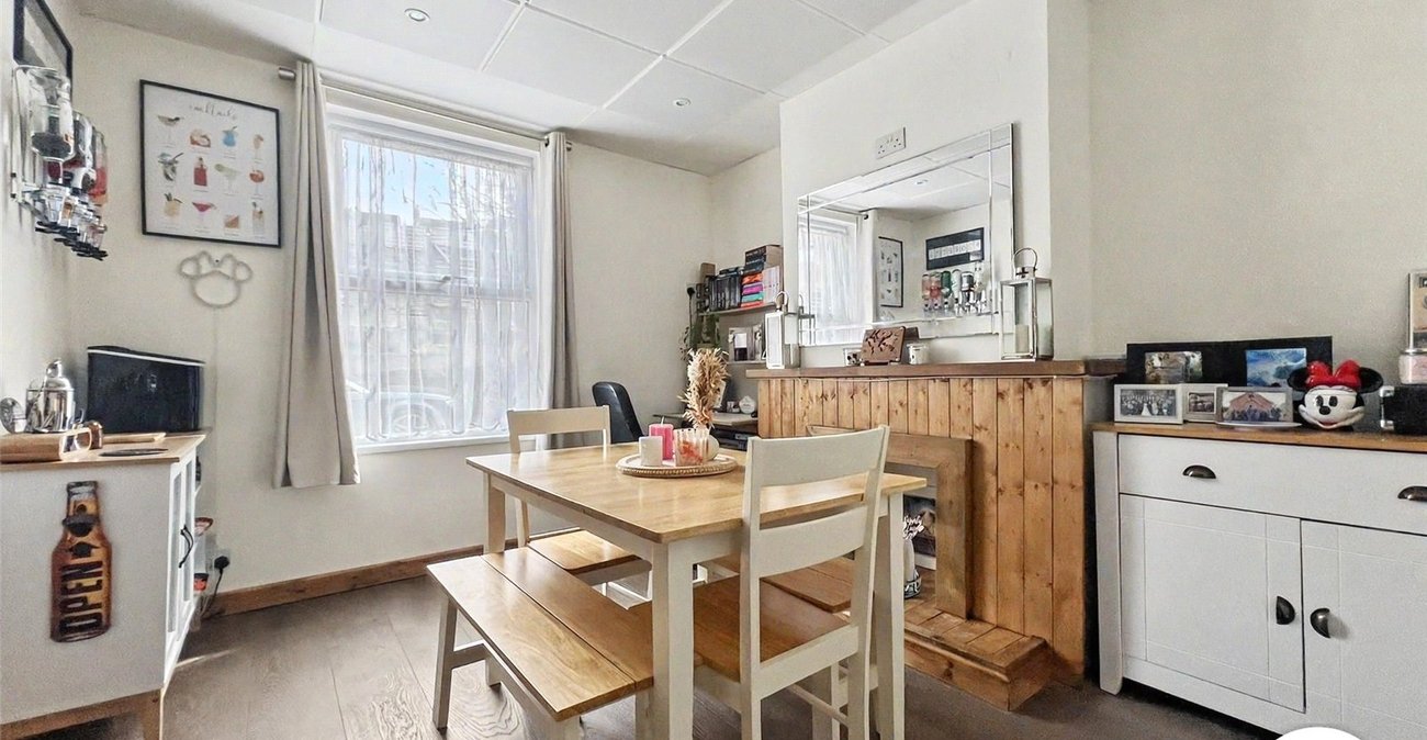 2 bedroom house for sale in Chatham | Robinson Michael & Jackson