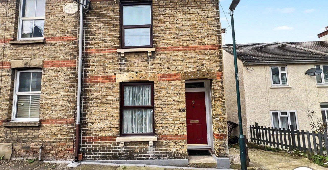 2 bedroom house for sale in Chatham | Robinson Michael & Jackson