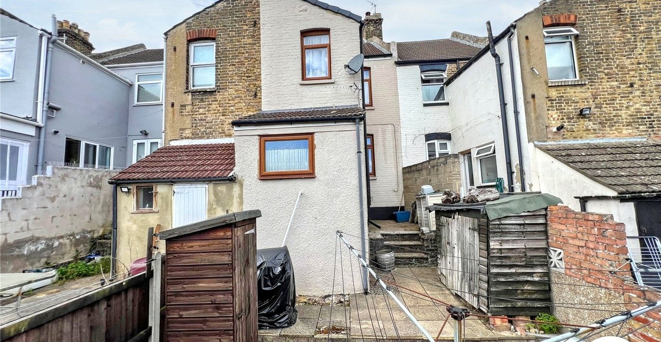 3 bedroom house for sale in Rochester | Robinson Michael & Jackson