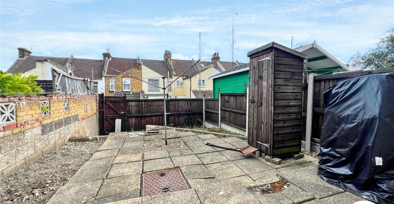 3 bedroom house for sale in Rochester | Robinson Michael & Jackson