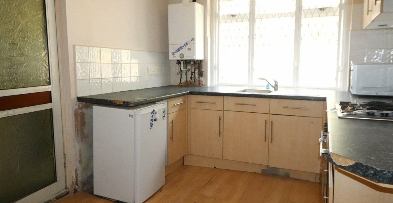 2 bedroom bungalow for sale in Erith | Robinson Jackson