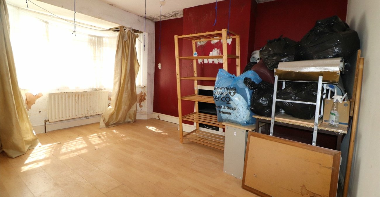 2 bedroom bungalow for sale in Erith | Robinson Jackson